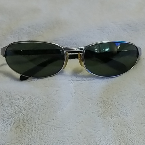 Ray-Ban Other - Ray-Ban Vintage 90's Sunglasses
